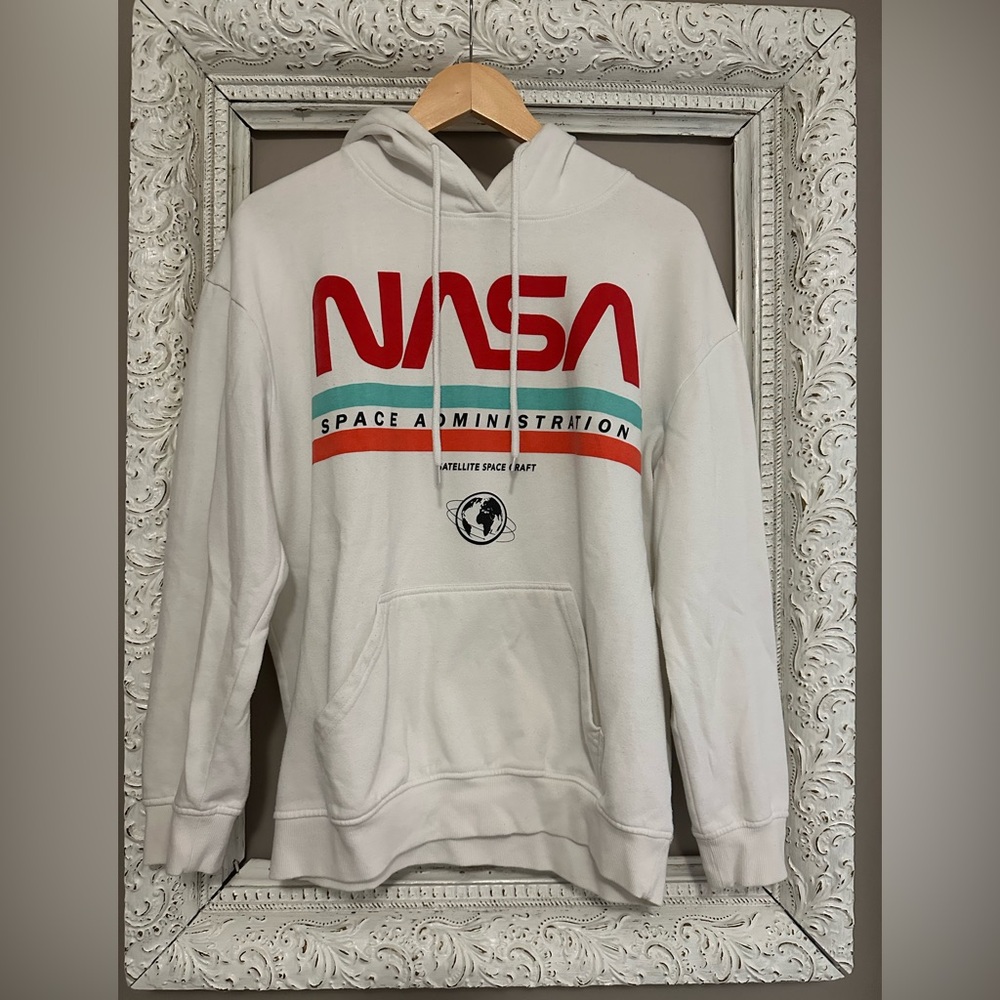 Chemistry NASA Sweatshirt Hoodie. Size L. ❣️
